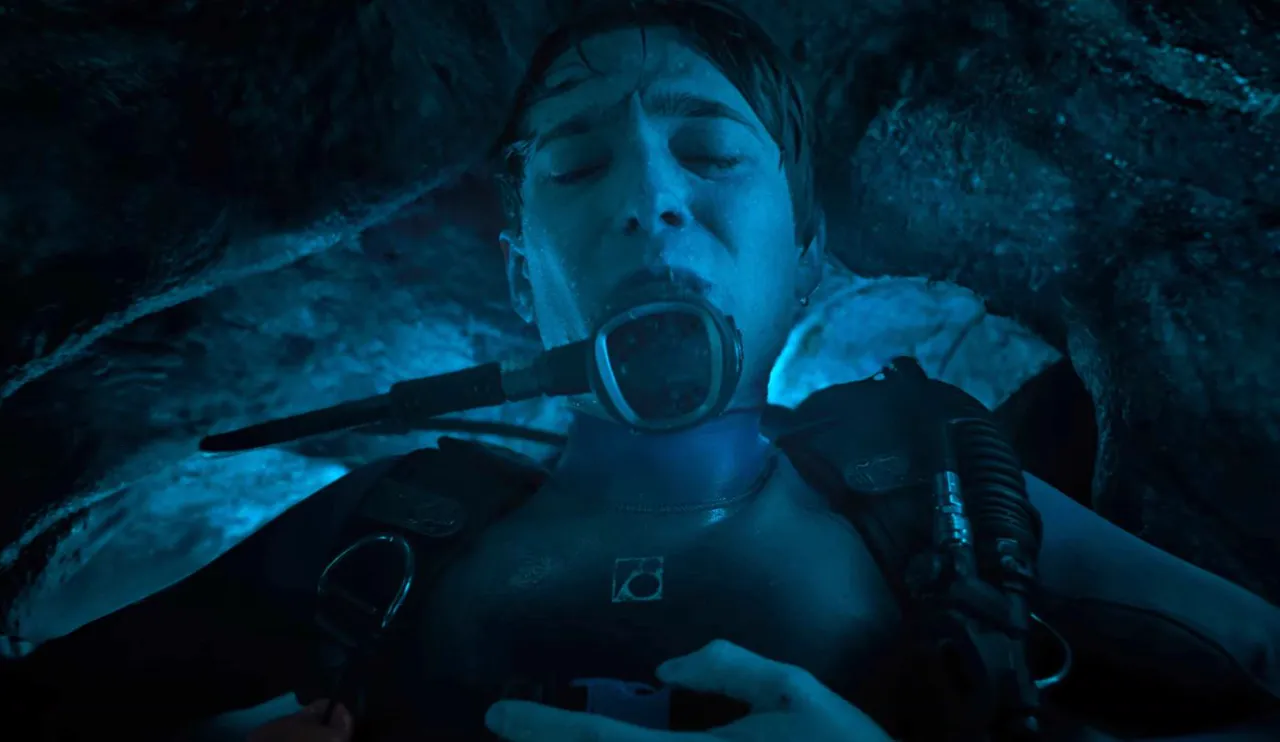 Whalefall still 3